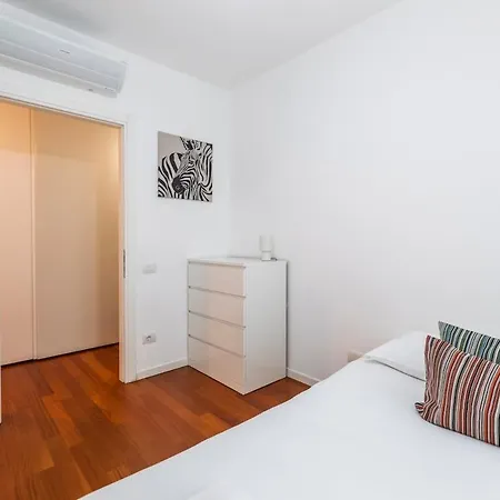 Διαμέρισμα Stylish Flat In Nolo District By Metro Rovereto Μιλάνο