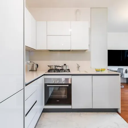 Stylish Flat In Nolo District By Metro Rovereto Διαμέρισμα *